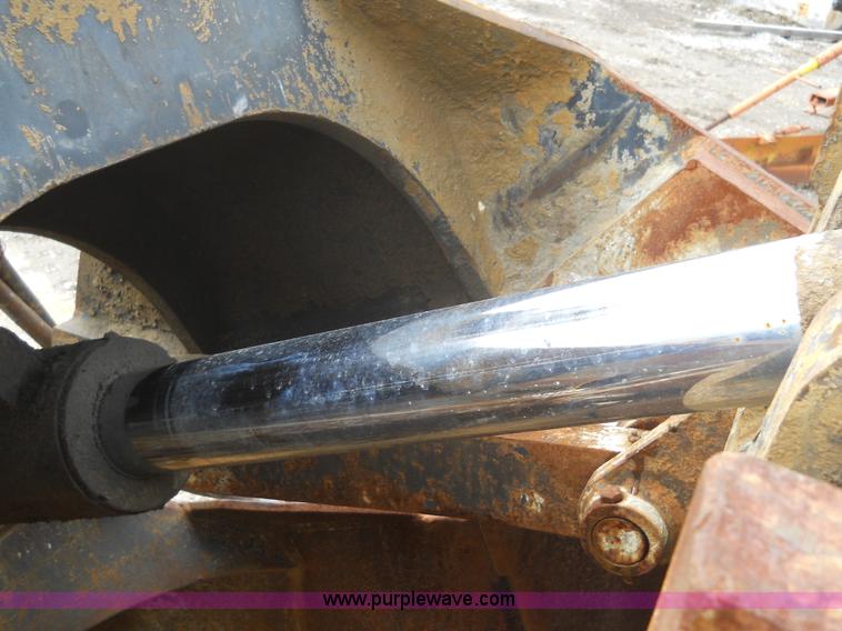 image for item 7832 Anvil hydraulic clam shell bucket