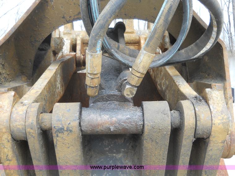 image for item 7832 Anvil hydraulic clam shell bucket