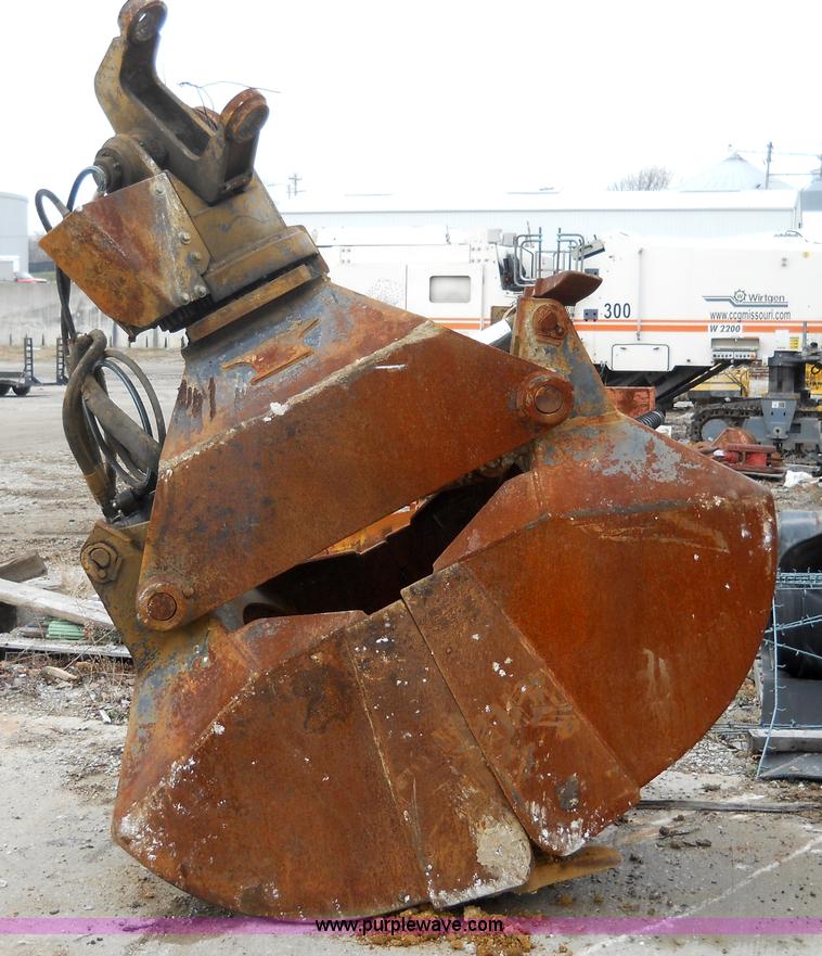 image for item 7832 Anvil hydraulic clam shell bucket