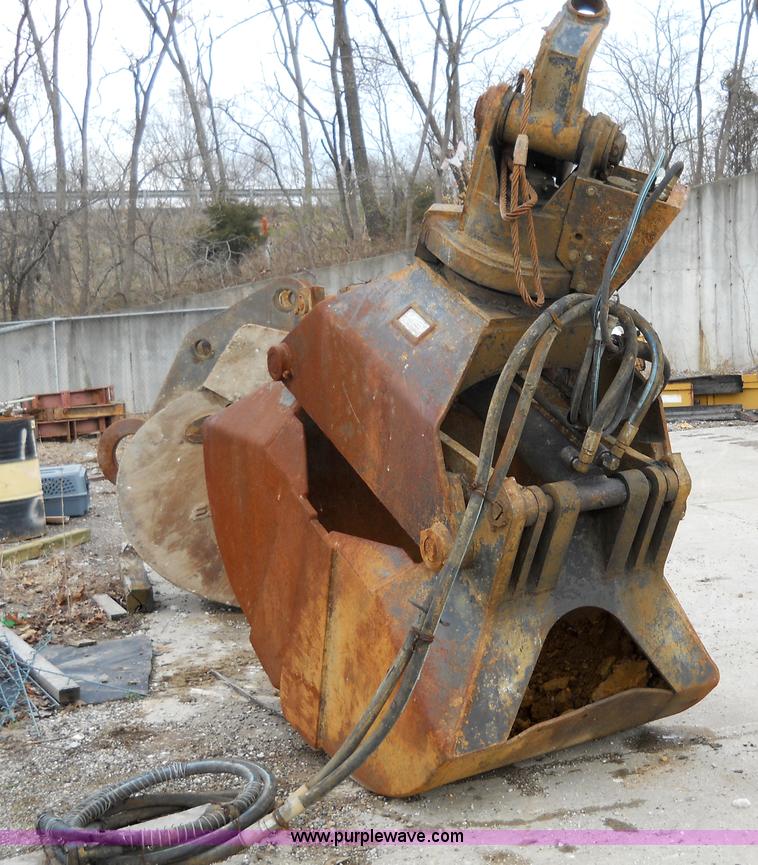 image for item 7832 Anvil hydraulic clam shell bucket