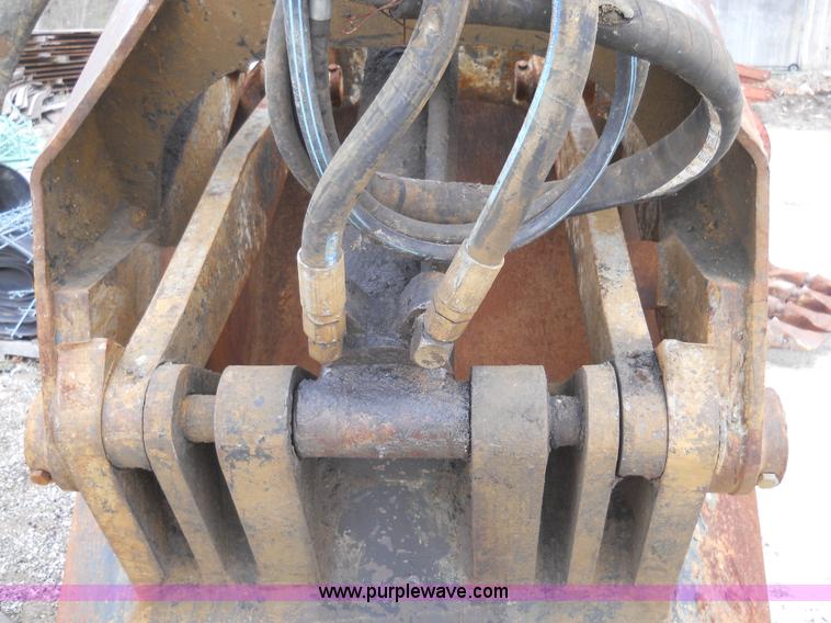 image for item 7832 Anvil hydraulic clam shell bucket