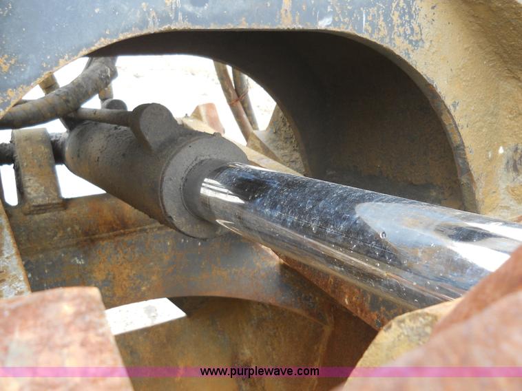 image for item 7832 Anvil hydraulic clam shell bucket