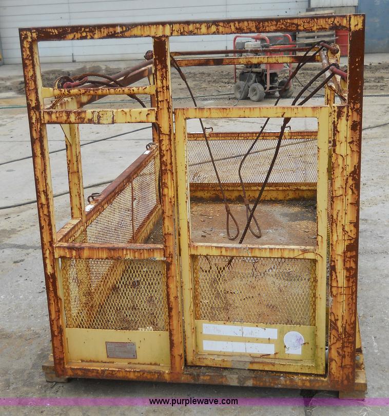 image for item 7834 Custom cage