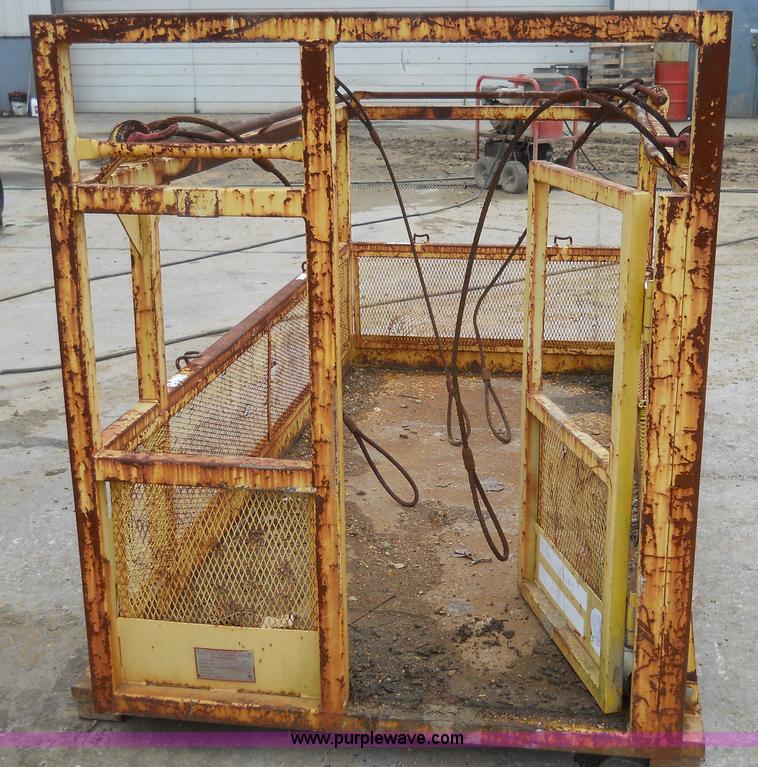 image for item 7834 Custom cage