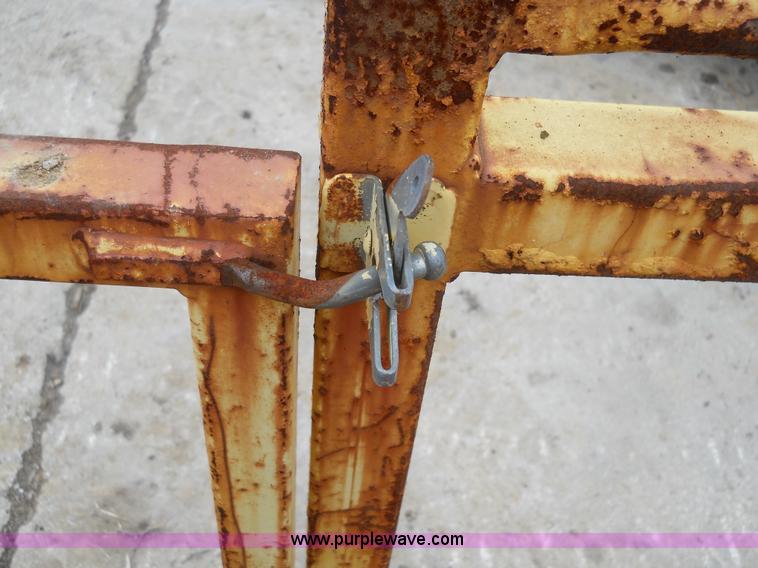 image for item 7834 Custom cage