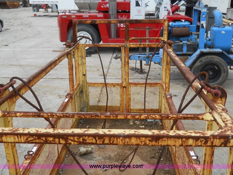 image for item 7834 Custom cage