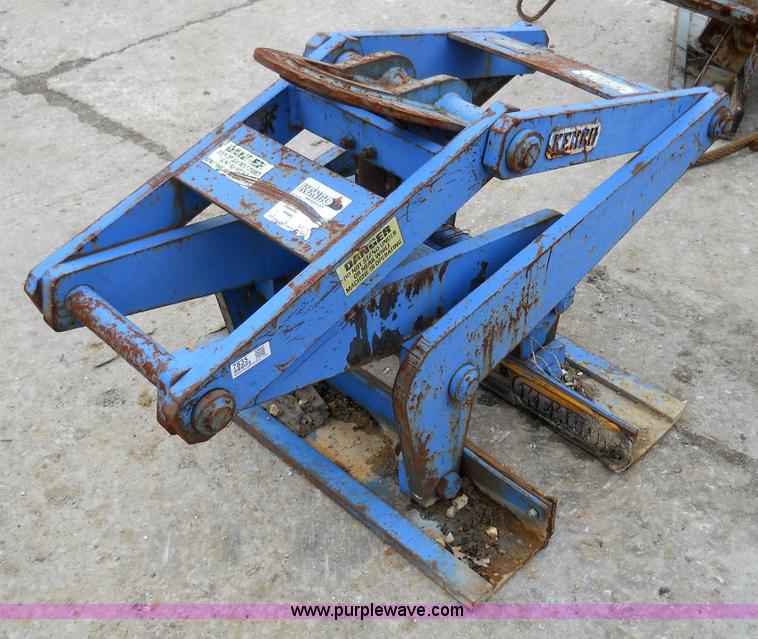 image for item 7835 Kenco Ken-lift concrete barrier lift