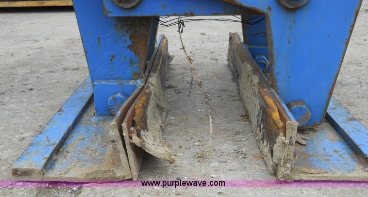 image for item 7835 Kenco Ken-lift concrete barrier lift