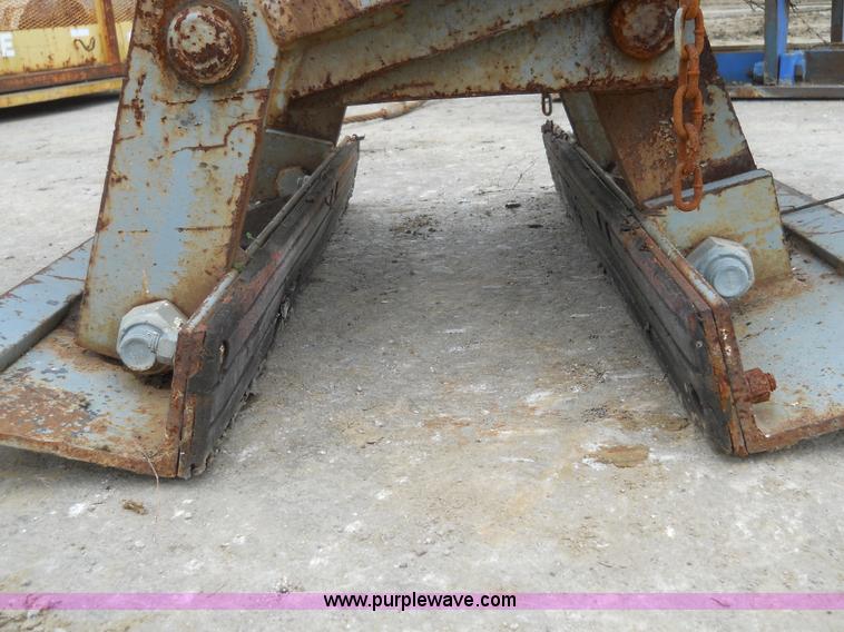 image for item 7836 Ken-lift