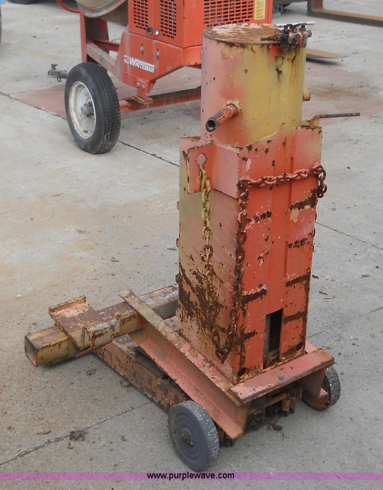 image for item 7841 Royal SAV T hoist air jack