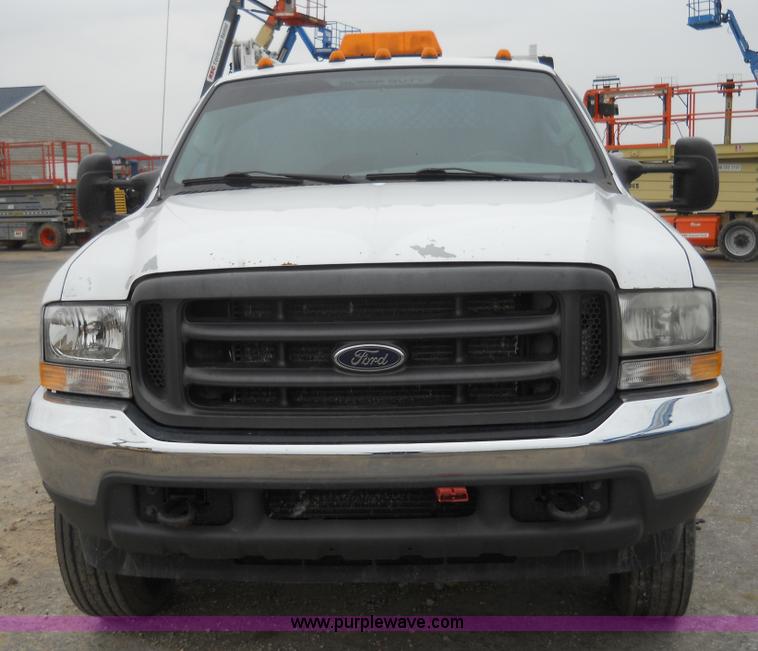 image for item 7847 2004 Ford F550 Super Duty SX truck