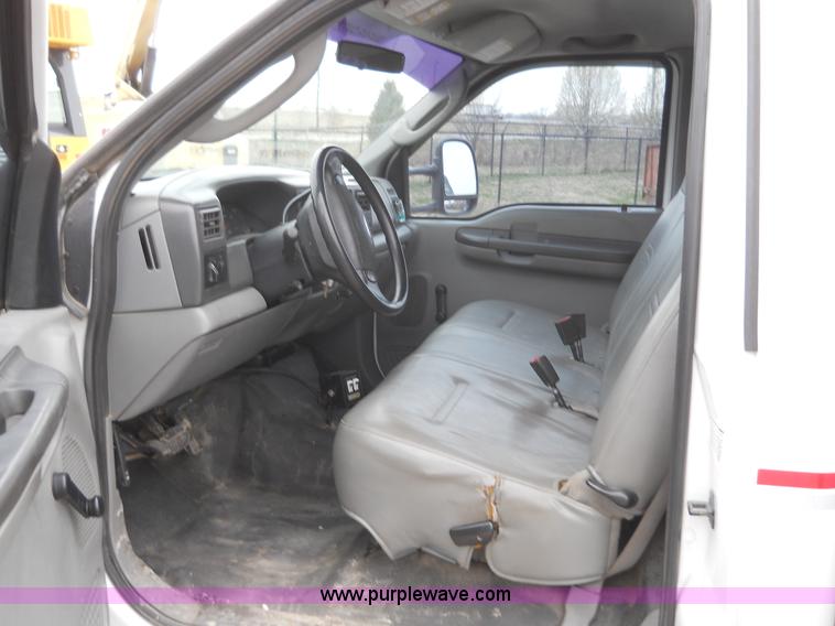 image for item 7847 2004 Ford F550 Super Duty SX truck