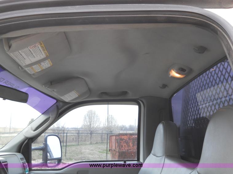 image for item 7847 2004 Ford F550 Super Duty SX truck
