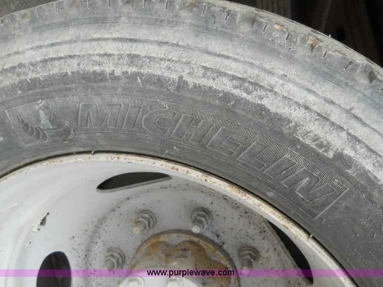 image for item 7847 2004 Ford F550 Super Duty SX truck