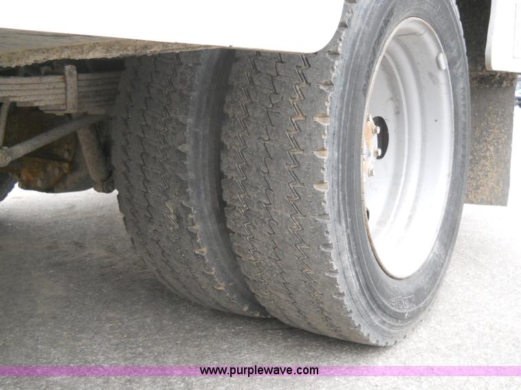 image for item 7847 2004 Ford F550 Super Duty SX truck