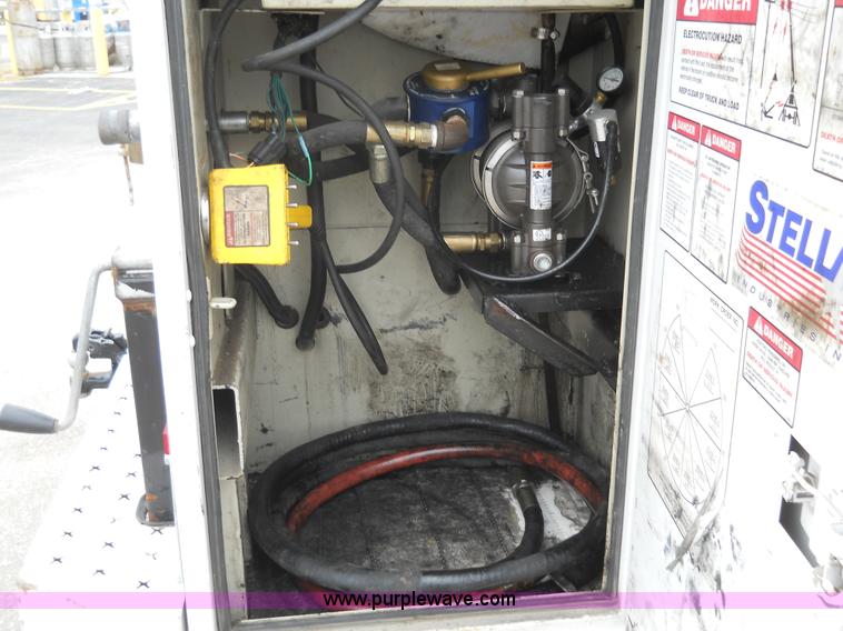 image for item 7847 2004 Ford F550 Super Duty SX truck