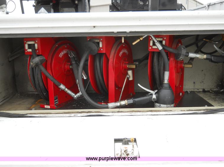 image for item 7847 2004 Ford F550 Super Duty SX truck