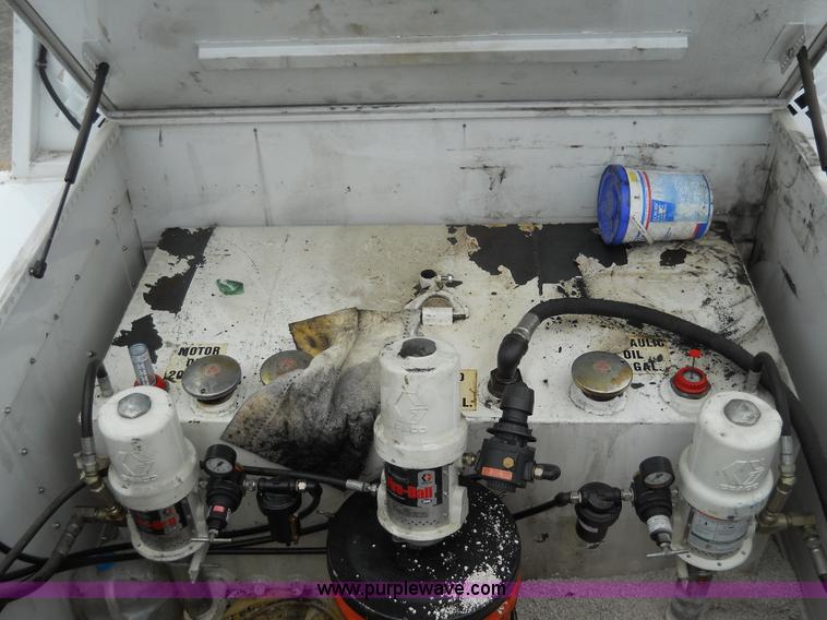 image for item 7847 2004 Ford F550 Super Duty SX truck