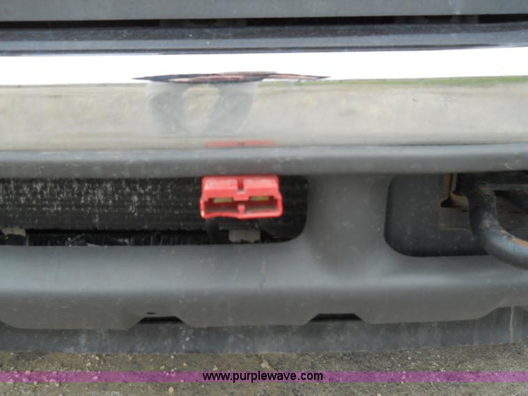 image for item 7847 2004 Ford F550 Super Duty SX truck