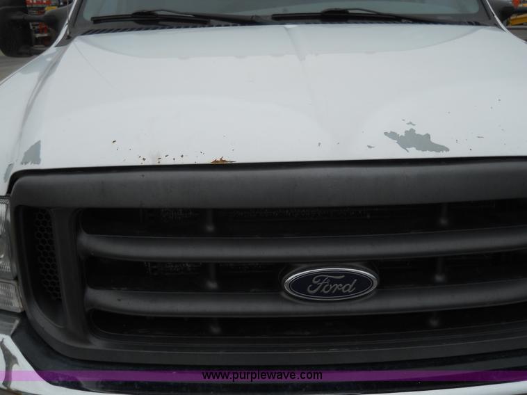 image for item 7847 2004 Ford F550 Super Duty SX truck