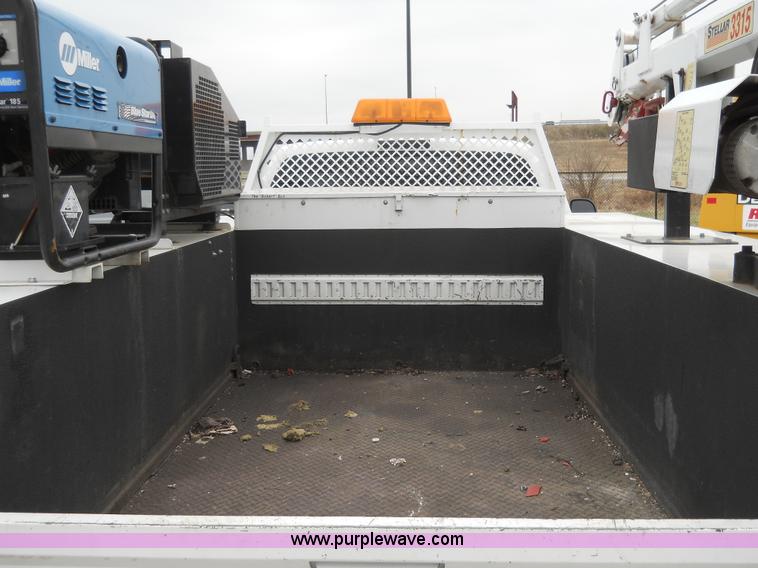 image for item 7847 2004 Ford F550 Super Duty SX truck