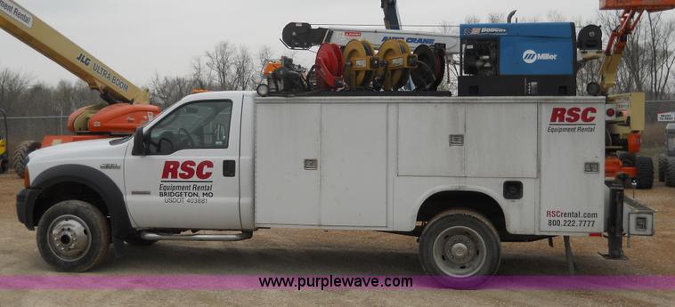 image for item 7848 2006 Ford F550 Super Duty XL truck