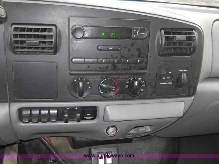 image for item 7848 2006 Ford F550 Super Duty XL truck