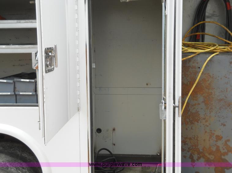 image for item 7848 2006 Ford F550 Super Duty XL truck