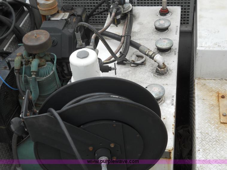 image for item 7848 2006 Ford F550 Super Duty XL truck