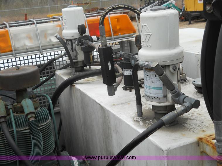 image for item 7848 2006 Ford F550 Super Duty XL truck