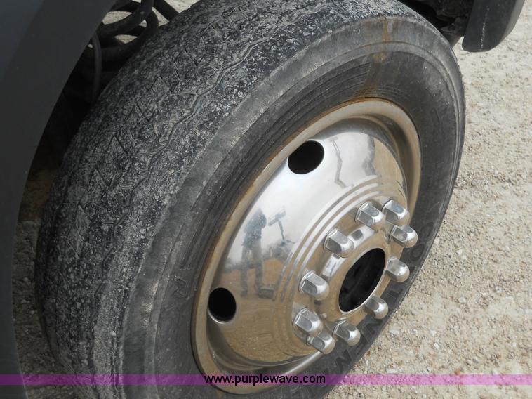 image for item 7848 2006 Ford F550 Super Duty XL truck