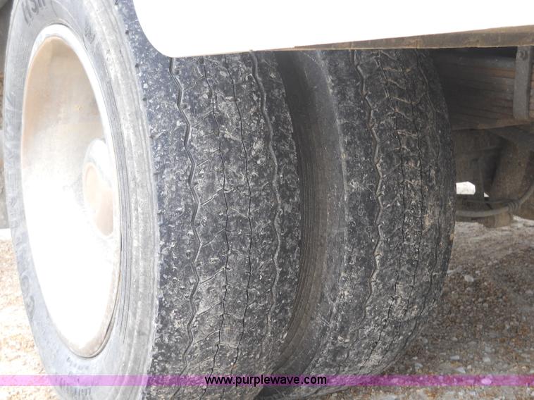 image for item 7848 2006 Ford F550 Super Duty XL truck