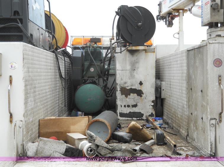 image for item 7848 2006 Ford F550 Super Duty XL truck