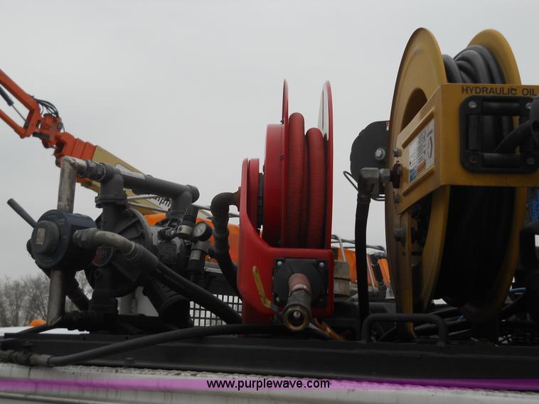 image for item 7848 2006 Ford F550 Super Duty XL truck