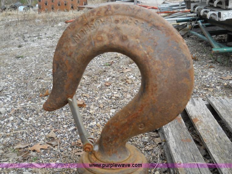 image for item 7849 DRH Johnson lift crane block