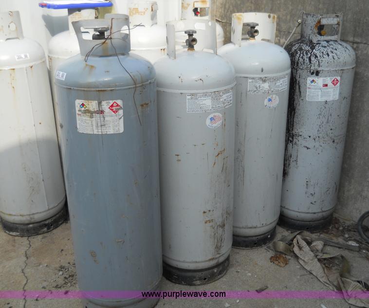 image for item 7854 (4) propane bottles
