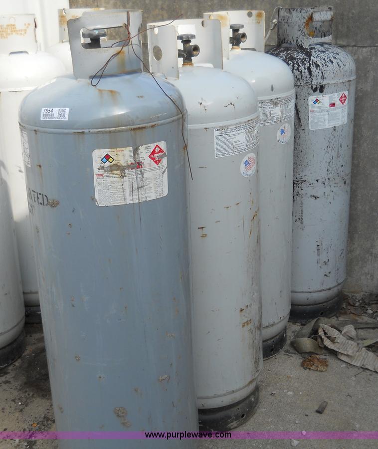 image for item 7854 (4) propane bottles