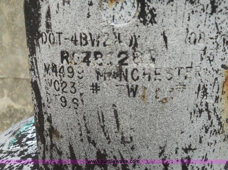 image for item 7854 (4) propane bottles