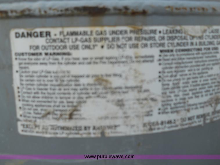 image for item 7854 (4) propane bottles