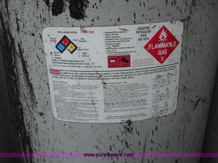 image for item 7854 (4) propane bottles