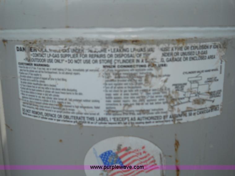 image for item 7854 (4) propane bottles