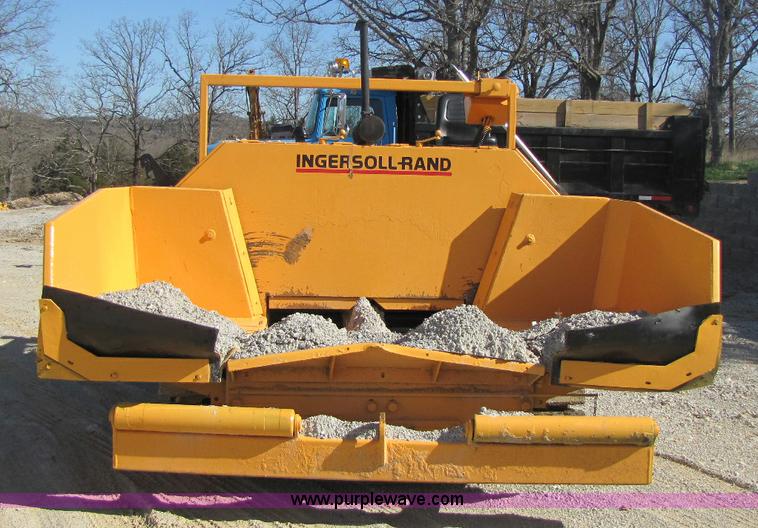 image for item 8447 Ingersoll Rand 650P asphalt paver