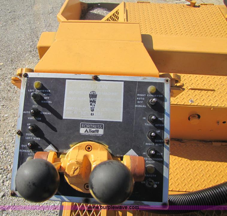 image for item 8447 Ingersoll Rand 650P asphalt paver