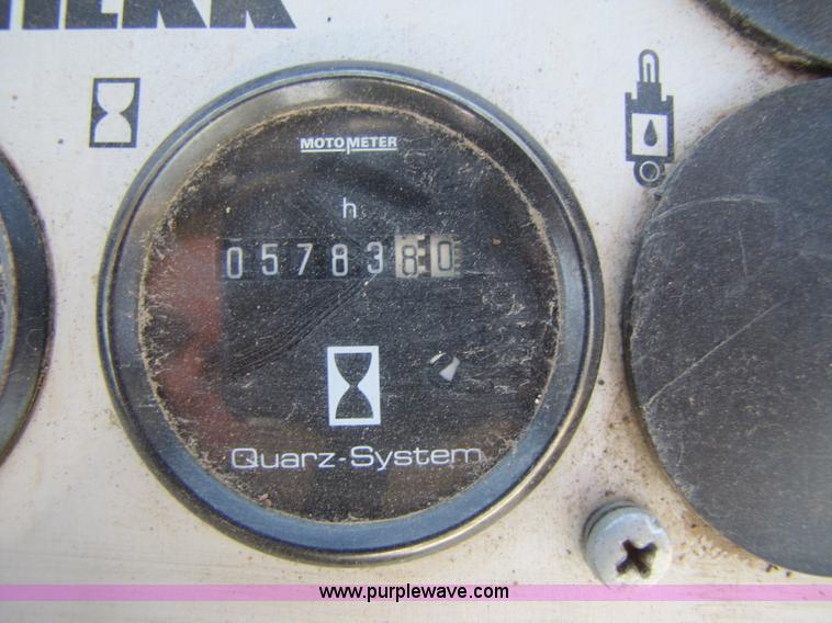 image for item 8448 Liebherr LR631C track loader