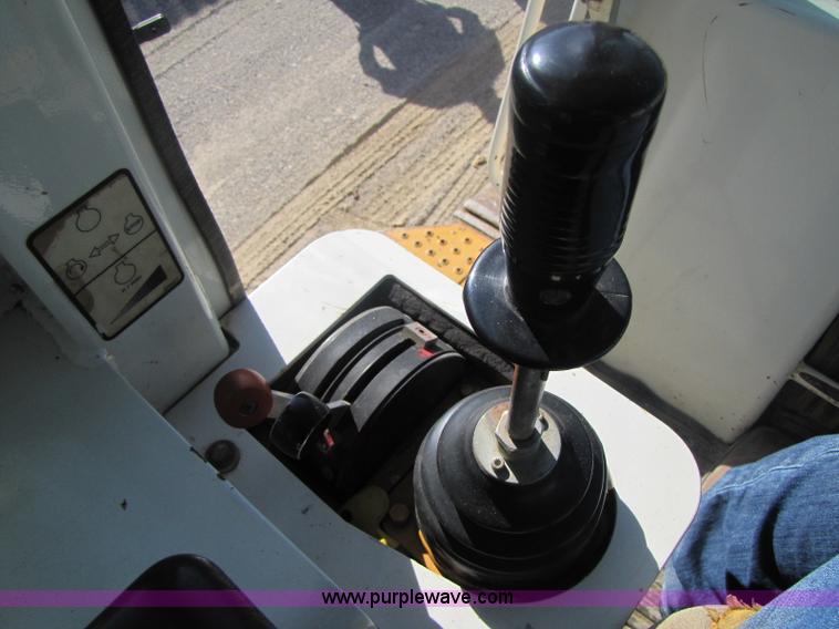 image for item 8448 Liebherr LR631C track loader