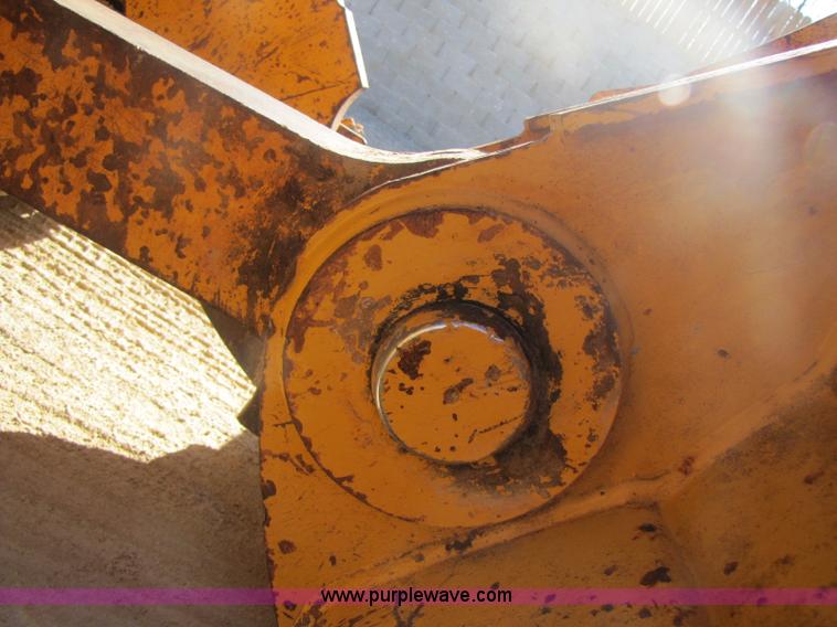 image for item 8448 Liebherr LR631C track loader