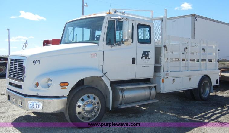 image for item 8517 1996 Freightliner FL112 service truck