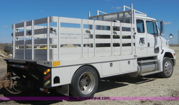 image for item 8517 1996 Freightliner FL112 service truck