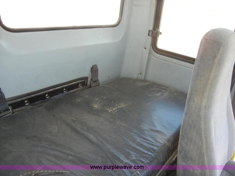 image for item 8517 1996 Freightliner FL112 service truck