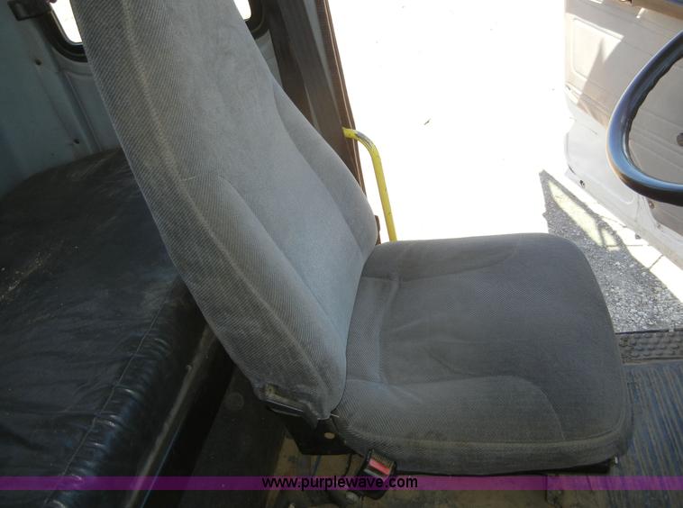 image for item 8517 1996 Freightliner FL112 service truck